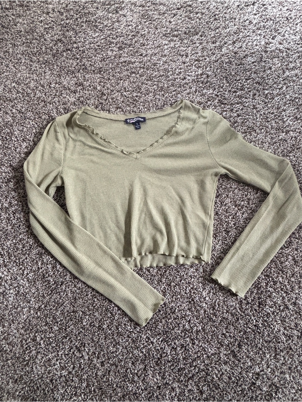 Freshman Olive Ribbed V-Neck Lettuce-Edge Long Sleeve Crop Top